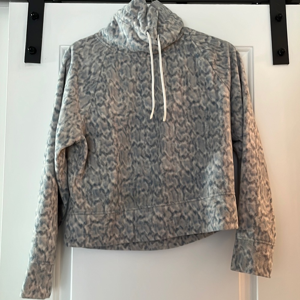 Bundle of 2: Funnel neck snakeskin print pullover